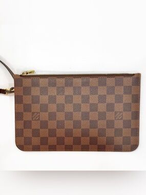 Louis Vuitton Damier
Ebene Neverfull Pochette wristlet